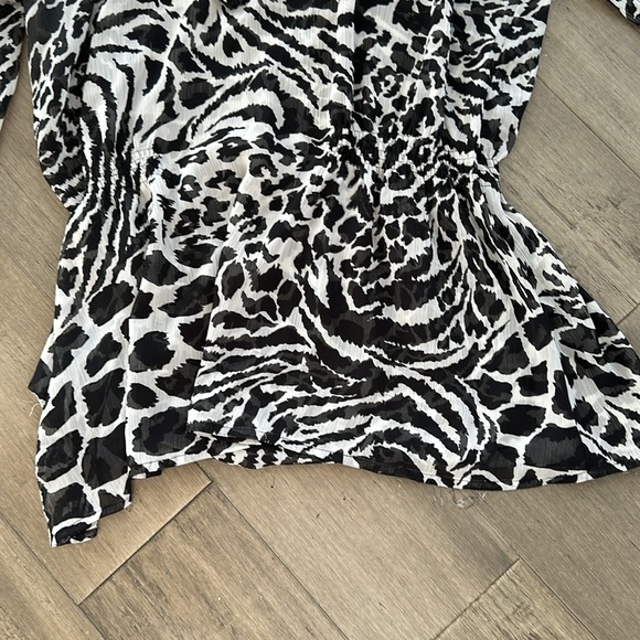 Zebra print. Unique. Lighht and sheer. - Picture 5 of 5